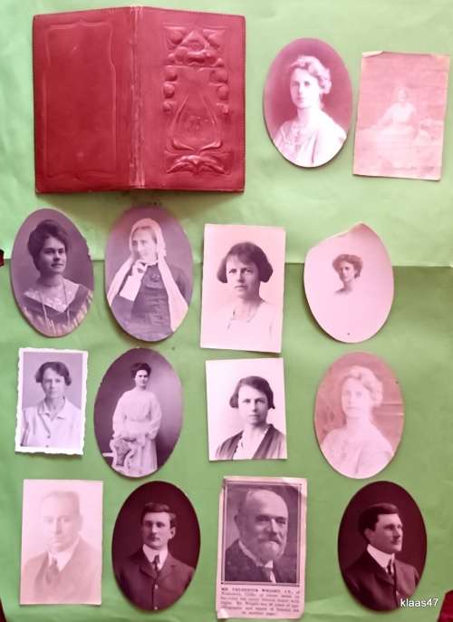 Leather Wallet with  Vintage portrait Photos - Average