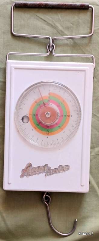 Vintage Avon London Fishing / Weighing Scale 32 lb.