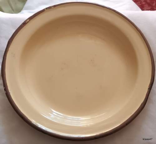 Enamel Plate - Yellow  (Dent on one side)