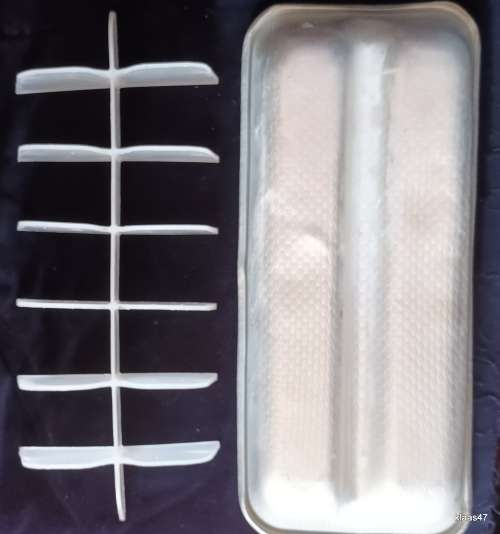 Aluminium Ice Tray with Plastic Dividers