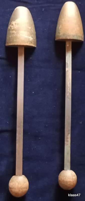 Vintage Pair of Ladies Shoe Trees - Gold colour
