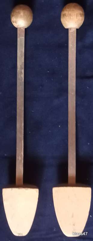 Vintage Pair of Ladies Shoe Trees - Gold colour