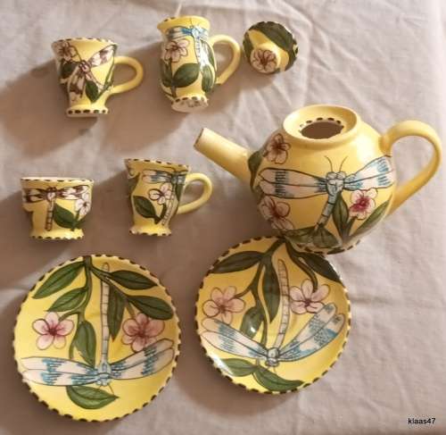Water Berry Pottery - Miniature Tea Set: Pot, Jug, Bowl and 2 cups and saucers (Dragonflies)