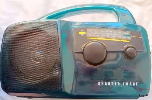 Hand Crank Radio (wind-up radio)