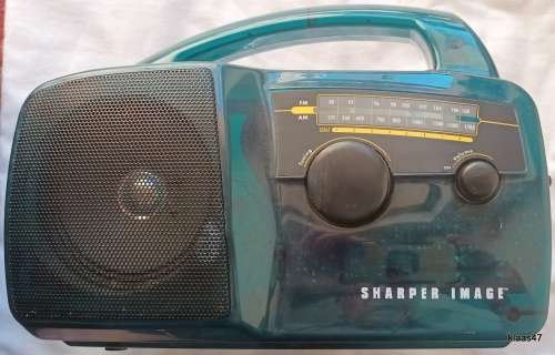 Hand Crank Radio (wind-up radio)