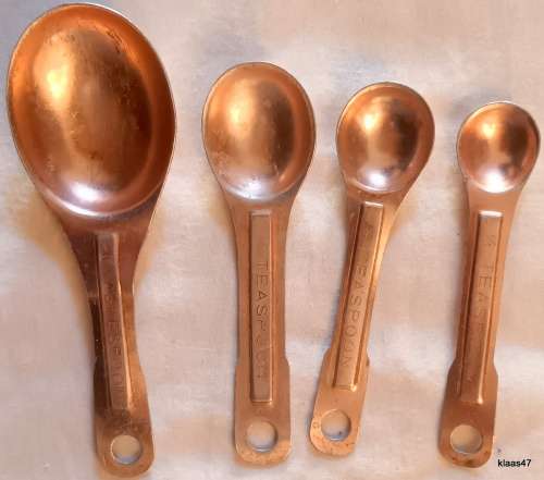 Vintage Set of 4 Measuring Spoons (1/4 teaspoon, 1/2 teaspoon, 1 Teaspoon, 1 Tablespoon)