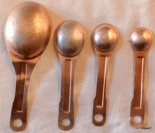 Vintage Set of 4 Measuring Spoons (1/4 teaspoon, 1/2 teaspoon, 1 Teaspoon, 1 Tablespoon)