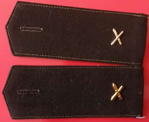 Russian Army Artillery  - Epaulette - One with Silver tone and one with Gold tone Badge