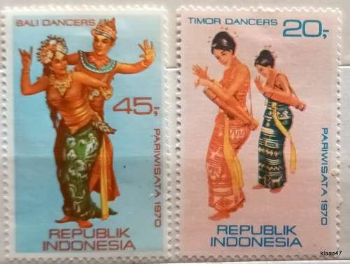 Indonesia - 1970 - Traditional Dancers - Set of 2 Unused Hinged stamps