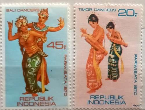 Indonesia - 1970 - Traditional Dancers - Set of 2 Unused Hinged stamps