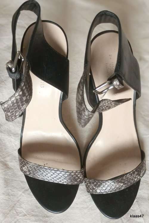 Woolworths Size 7 Ladies High Heel shoes with Leather Uppers (Worn Once)