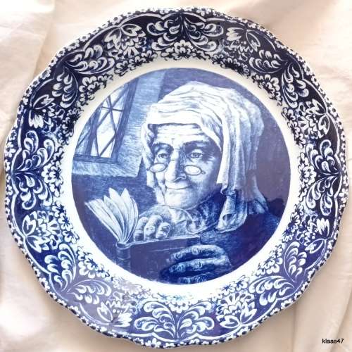Delft - Boch Freres La Louviere Belgium - Old Woman with Book - 34cm Diameter Wall plate