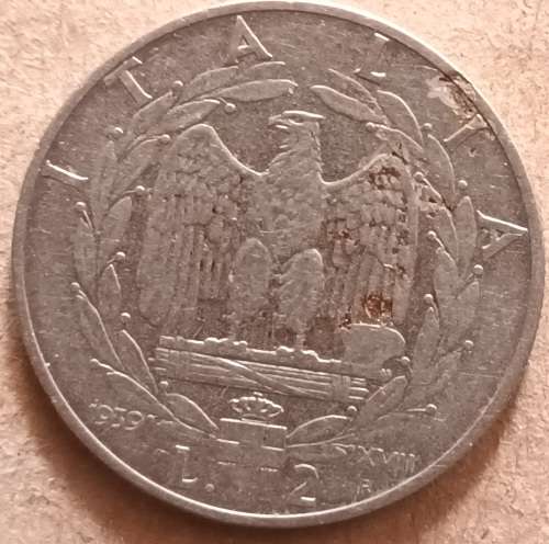 Italy - 1939 - Vittorio Emanuele III - 2 Lira (Magnetic) - Acmonital **Damaged**