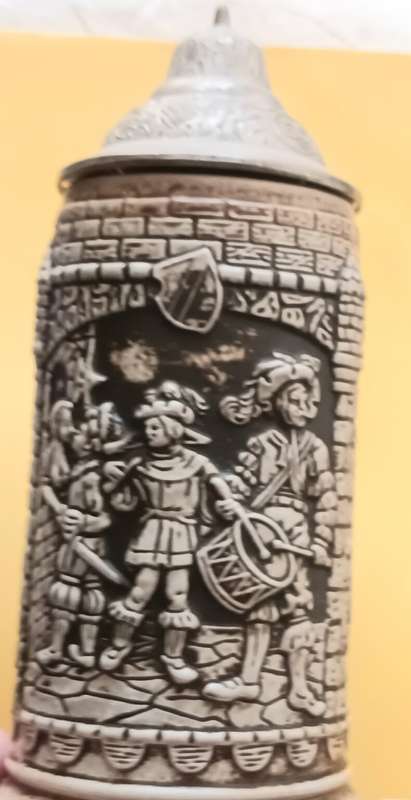 German Lidded Stein - Gerz - W. Germany - 18cm High - Base Diameter 8cm