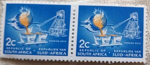 RSA - 1st Definitive - 2c Pouring Gold - Pair of Unused stamps