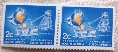 RSA - 1st Definitive - 2c Pouring Gold - Pair of Unused stamps