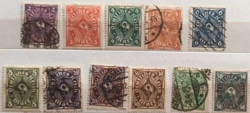 Germany - 1921-3 - Posthorn (Mixed Lot of bi-colour and single colour) - 11 Used Hinged stamps