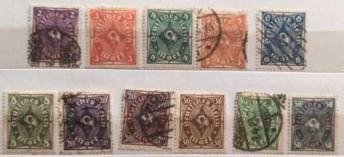 Germany - 1921-3 - Posthorn (Mixed Lot of bi-colour and single colour) - 11 Used Hinged stamps