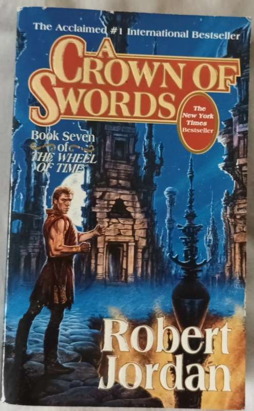 A Crown of Swords - Robert Jordan - Paperback (Book 7 of The Wheel of Time)
