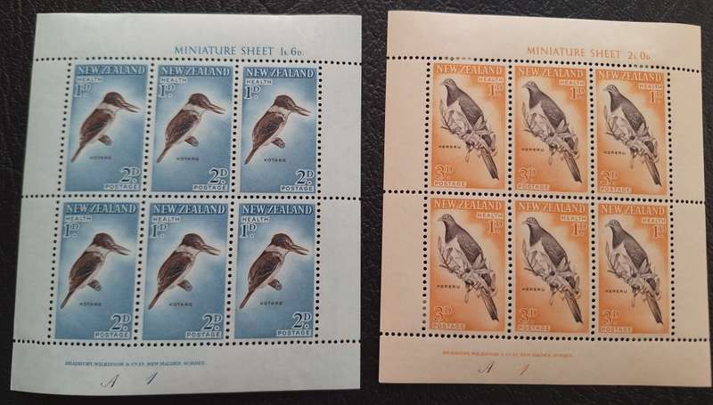 New Zealand 1960 Health Issue Bird Set of 2 Unused Hinged Miniature Sheets