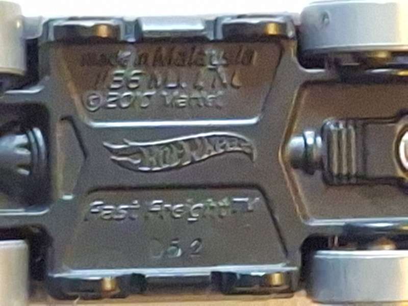 HOT WHEELS MATTEL 2010 MADE IN MALAYSIA FAST FREIGHT