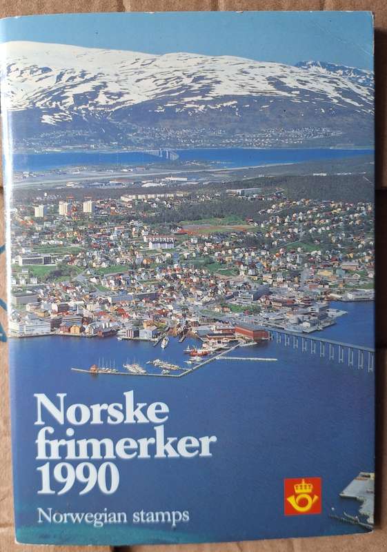 Norway 1990 Stamp Year Folder with Mint stamps and Miniature Sheets