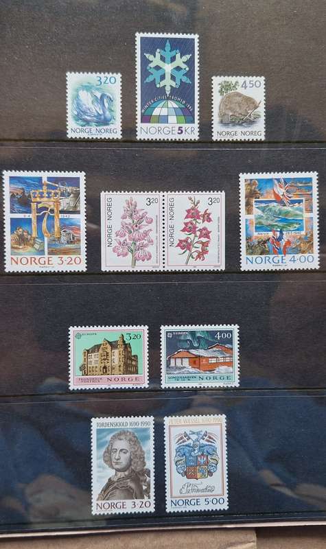 Norway 1990 Stamp Year Folder with Mint stamps and Miniature Sheets