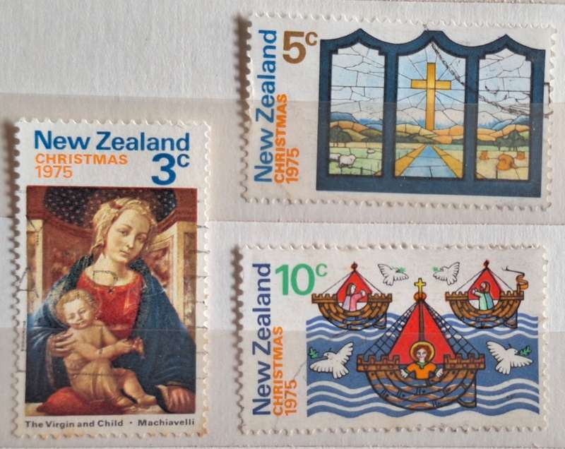 New Zealand 1975 Christmas Set of 3 Used Hinged Stamps
