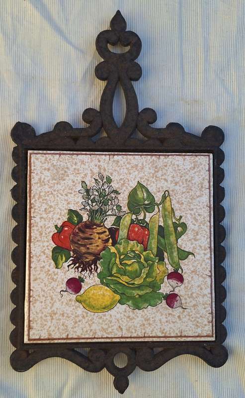 Cast Metal Trivet Pot stand with Tile Centre