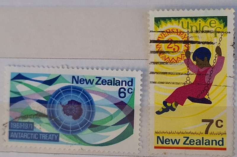 New Zealand 1971 Antarctic/Unicef Set of 2 Used Hinged stamps