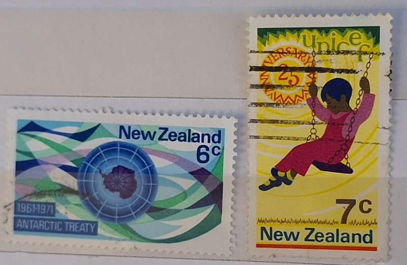 New Zealand 1971 Antarctic/Unicef Set of 2 Used Hinged stamps