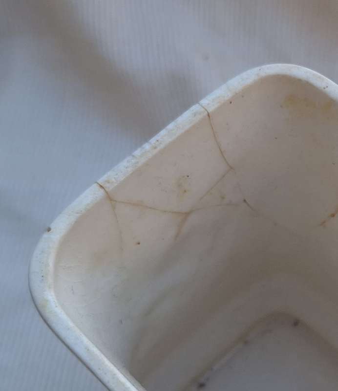 3 Pieces Damaged Porcelain Salt, Cloves and Ginger