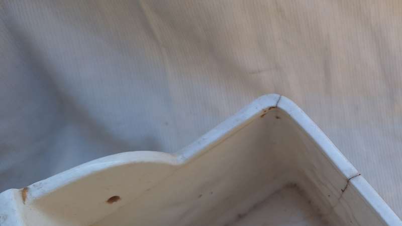 3 Pieces Damaged Porcelain Salt, Cloves and Ginger