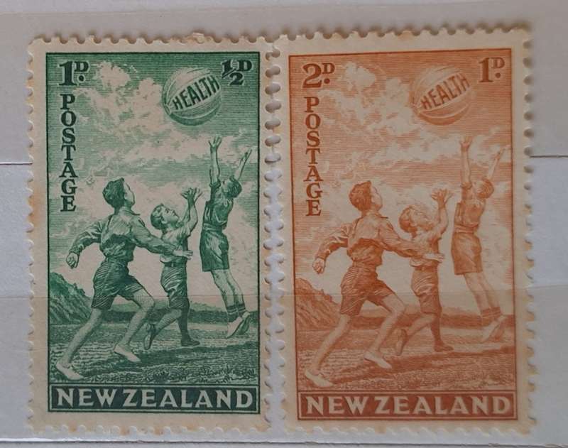 New Zealand 1940 Health Issue Set of 2 Unused Hinged stamps