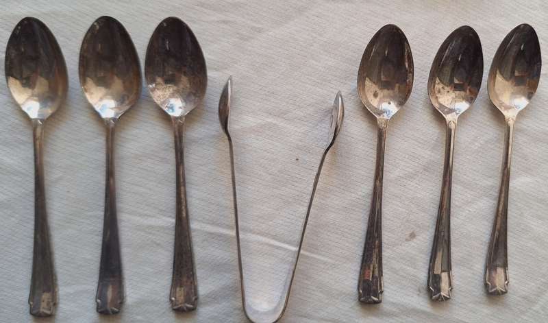 Set of 6 EPNS Teaspoons with matching Sugar Tong