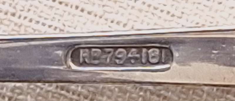 Set of 6 EPNS Teaspoons with matching Sugar Tong