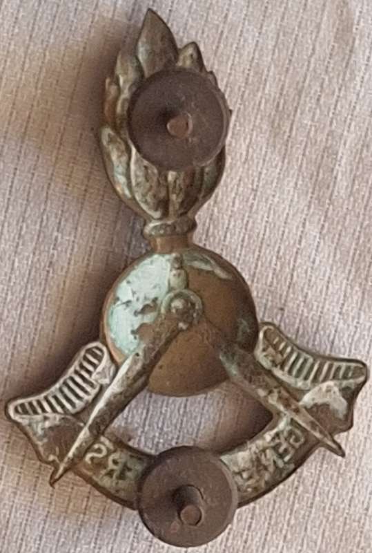 South African Engineers Gilding Metal Cap Badge worn 1959-70