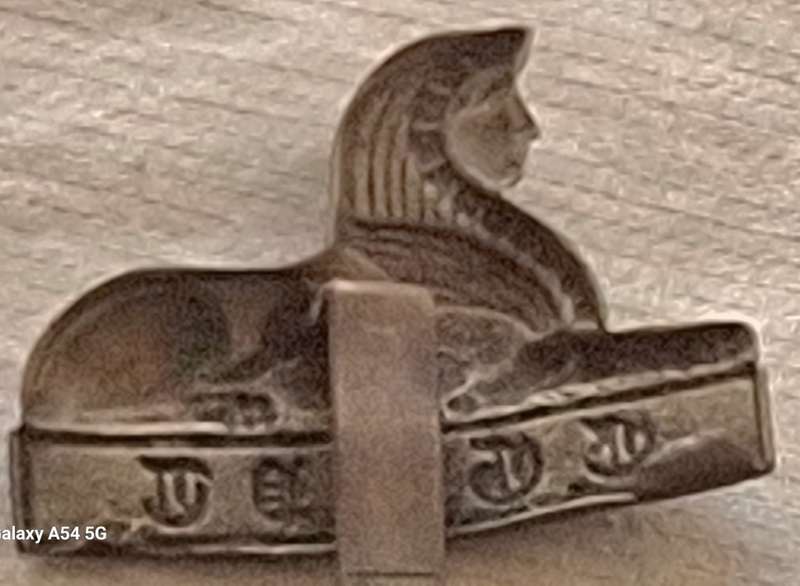 British Army `Sphinx` EGYPT Cap Badge Regiment Name missing