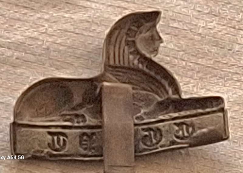 British Army `Sphinx` EGYPT Cap Badge Regiment Name missing