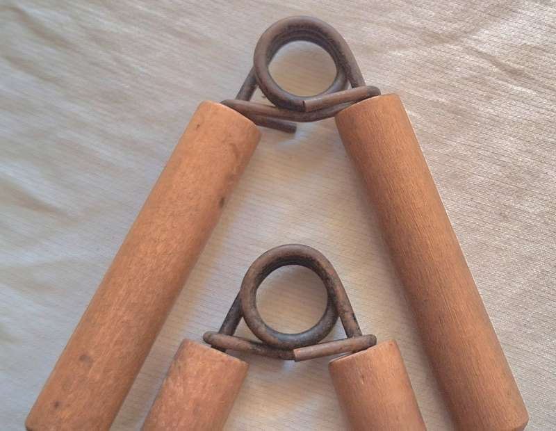 Wooden Handle Hand Grip strengthener