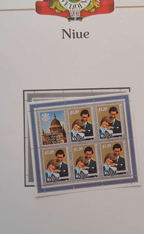 Official Royal Wedding 1981 Album Page NIUE with Mint Sheetlet of 5 x $1.20 stamps