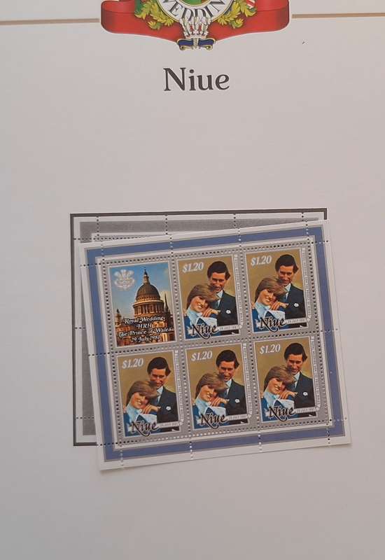 Official Royal Wedding 1981 Album Page NIUE with Mint Sheetlet of 5 x $1.20 stamps