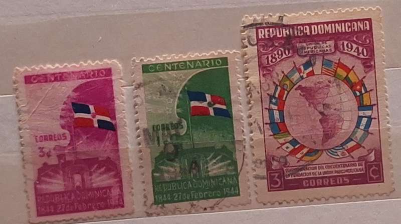 Dominican Rep 1940 1 used hinged stamp and 1944 Centenary of Independance 2 Used hinged stamps