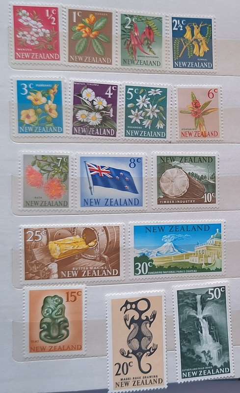 New Zealand 1967 Decimal Pictorials  17 Unused stamps
