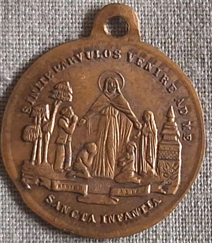 Vintage French Virgin Mary religious medal 1900s in brass