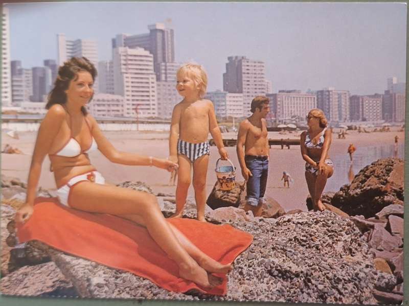 SAR Travel Bureau SAS-Reisburo Post Card of Durban Beach