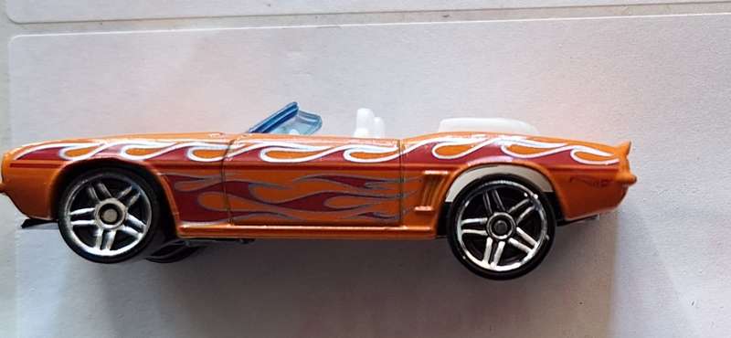 HOT WHEELS MATTEL 2006 '69 Camaro MADE IN INDONESIA
