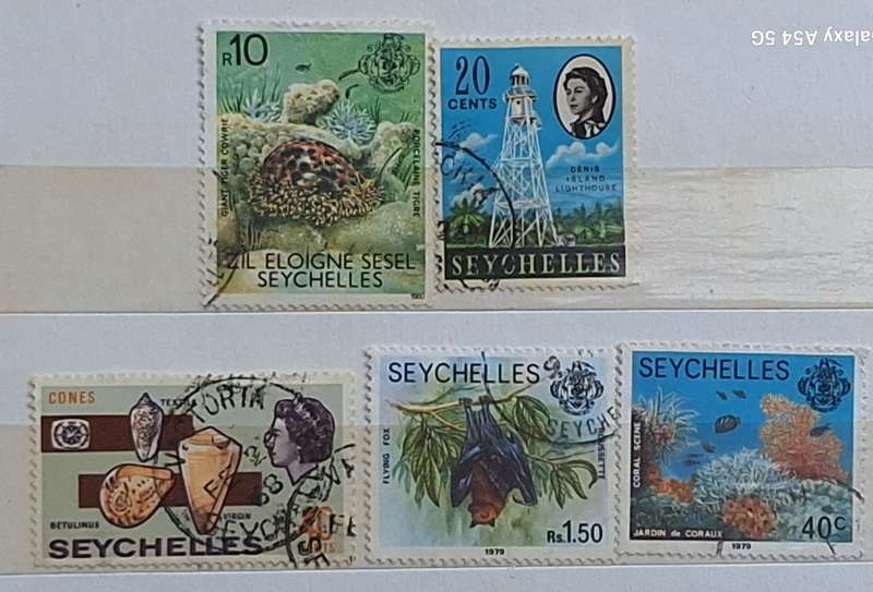 Seychelles Mixed Lot of 5 Used some Hinged stamps