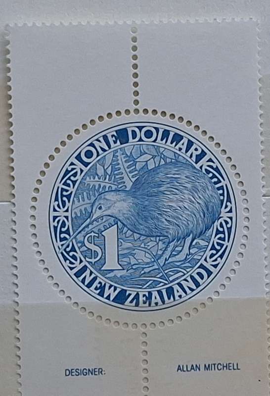 New Zealand 1993 Round Kiwi 1 Mint stamp