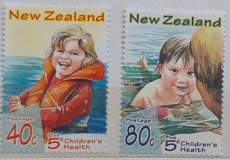 New Zealand 1998 Health Issue Set of 2 Mint stamps